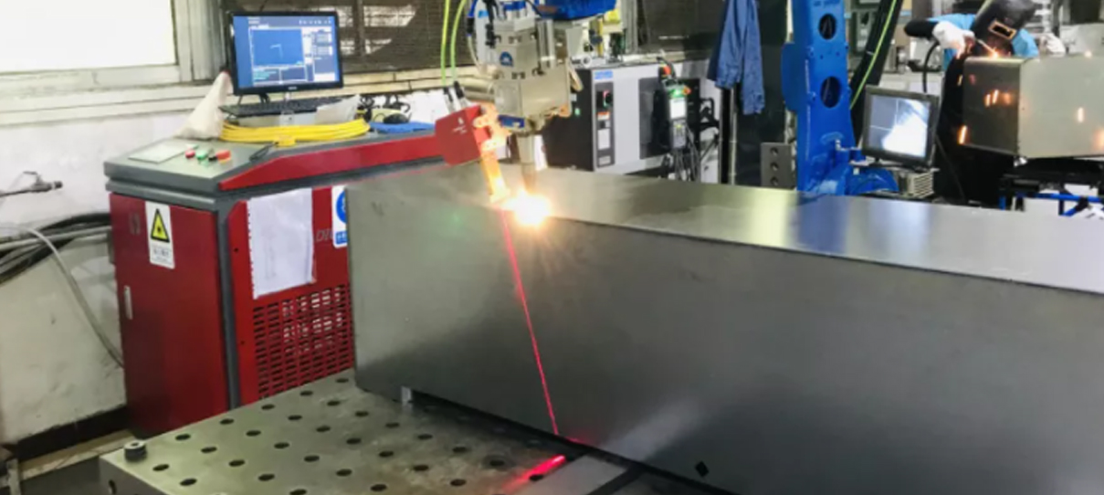 不銹鋼薄板智能焊接新方案，英萊激光視覺焊縫跟蹤系統(tǒng)顯身手！